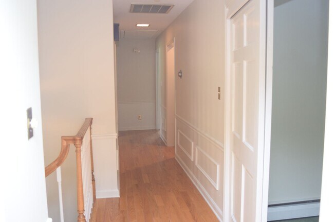 Building Photo - 149 20th Ave NW