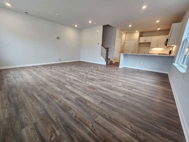 Building Photo - 7828 Nelson Rd