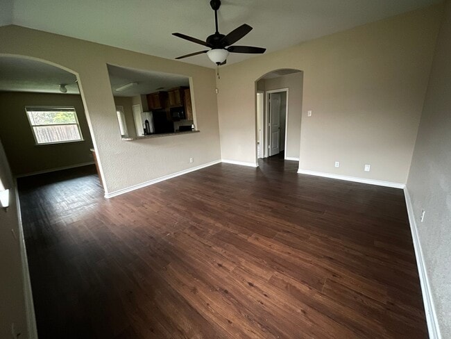 Building Photo - 2903 Montague County Dr