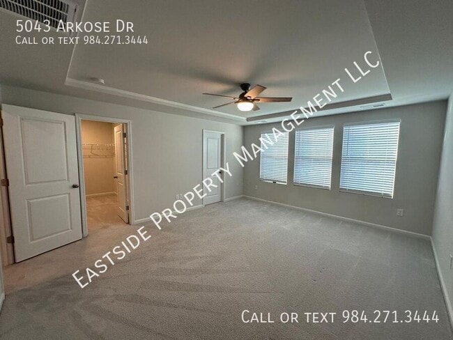 Building Photo - 5043 Arkose Dr
