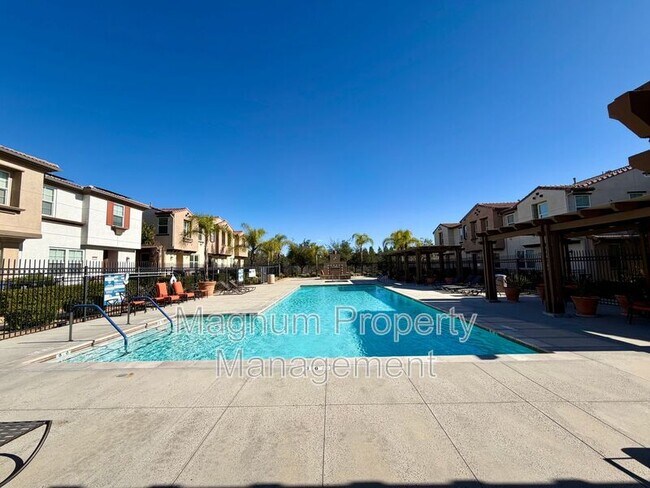 Building Photo - 40390 Calle Real