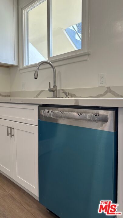 Building Photo - 517 S Kenmore Ave