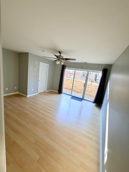 Building Photo - 607 Raphael Place