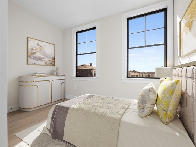 Building Photo - 48 Woodward St