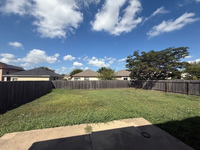 Building Photo - 1722 E Mesa Park Dr