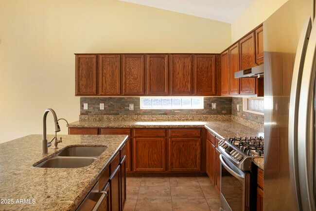 Building Photo - 46011 W Keller Dr