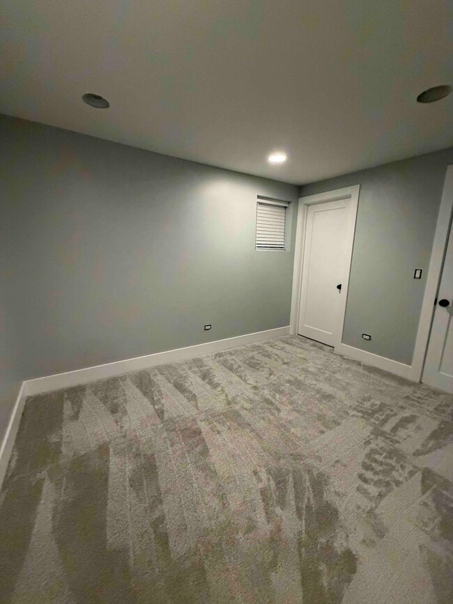 Building Photo - 2221 W 21st Pl