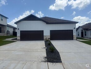 Building Photo - Come and See for Yourself Why Emma Park is...