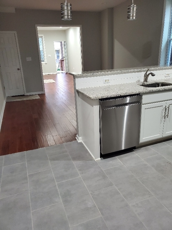 Building Photo - 709 Cator Ave