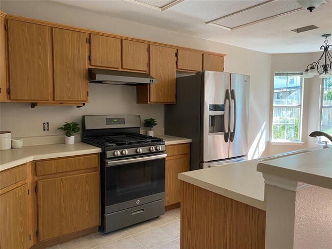 Building Photo - 1208 Tremont Dr