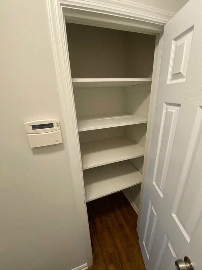 Building Photo - Charming Well Maintained Ranch on Quiet Cul-de-Sac – 3BR/2BA Near Downtown Decatur