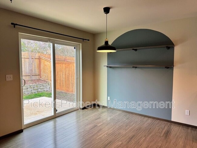 Building Photo - 3530 Springbrook Ln