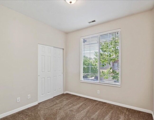 Building Photo - 239 Birmingham Ln