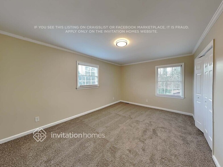 Building Photo - 8837 Elma St