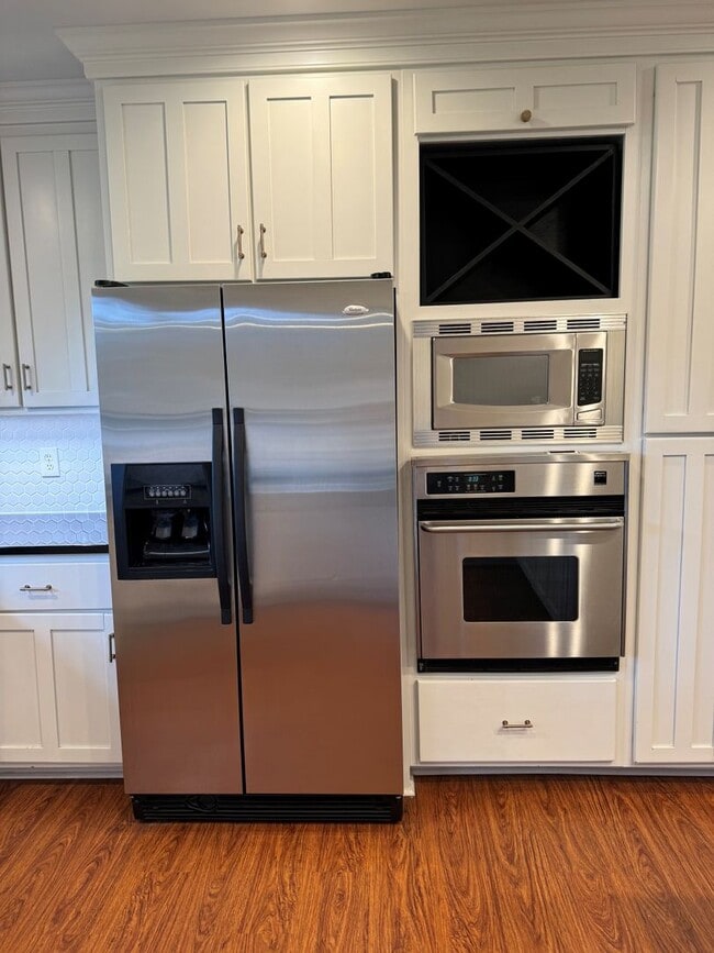 Building Photo - Beautiful Mid-town home 3br/2ba, newly ren...