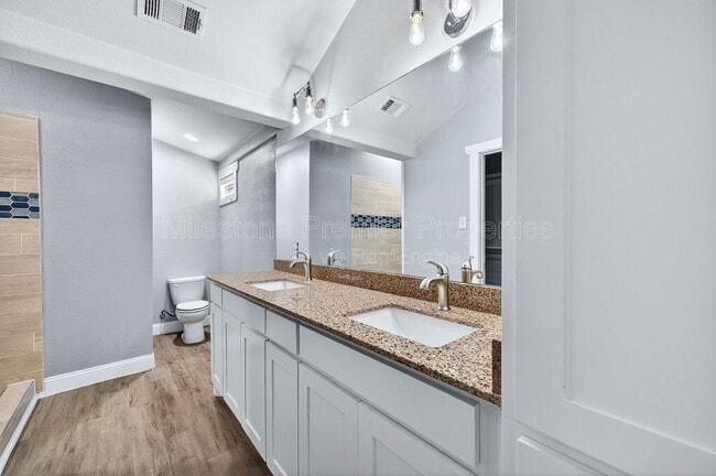 Building Photo - 1803 W Hull St