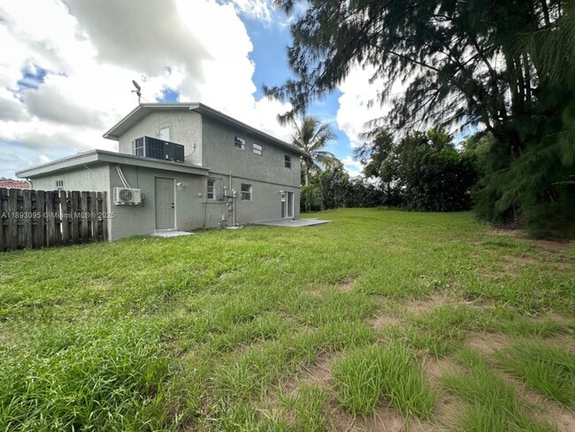 Building Photo - 1189 NW 45th Ave