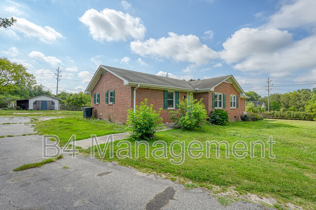 Primary Photo - 835 Archer Rd