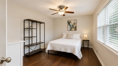 Building Photo - 4022 Brookcrest Cir