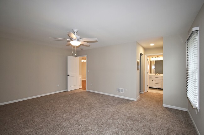 Building Photo - 1191 Meadow Ln