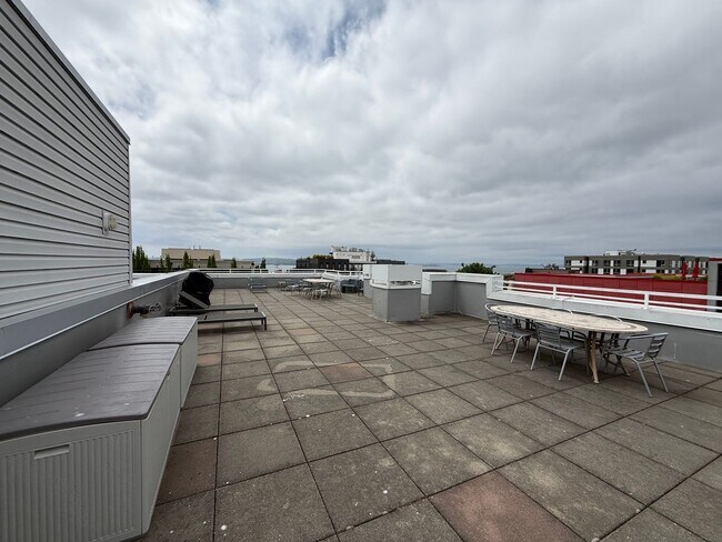 Building Photo - Uptown Condominiums - Lower Queen Anne