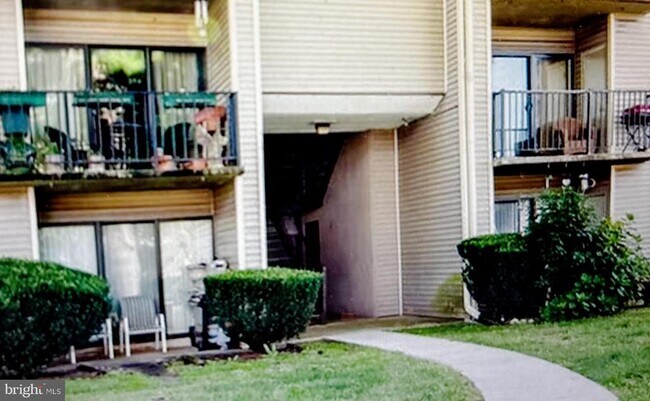 Building Photo - 112 Duvall Ln