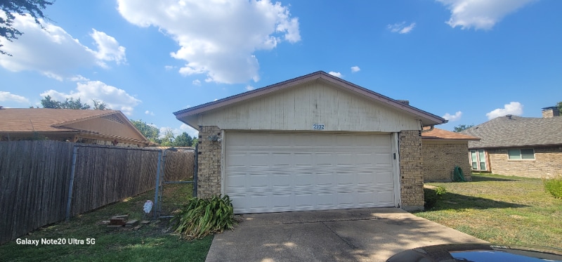 Building Photo - 2102 Berkner Dr