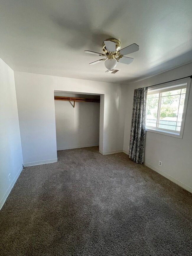 Building Photo - Large 3-Bedroom, 1-Bath Duplex