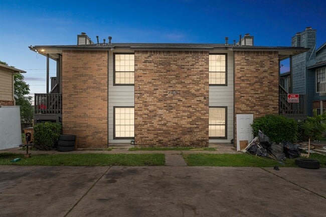 Building Photo - 11303 Nicole Cove