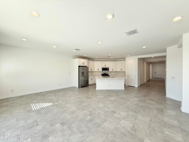 Building Photo - 9543 W Avalon Dr