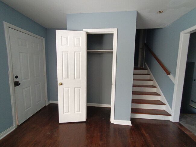 Building Photo - Half off first month rent move in special