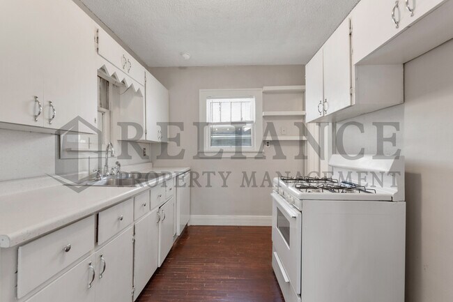 Building Photo - 129 N Meridian Ave