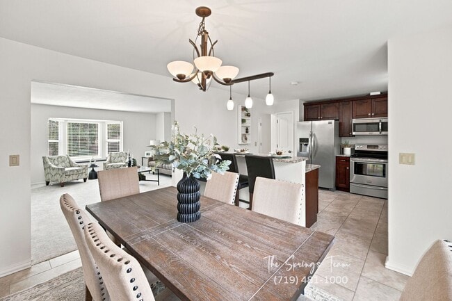 Building Photo - 1239 Suncrest Way