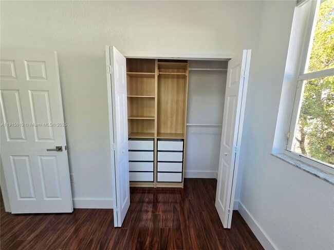 Building Photo - 7848 NW 108th Ct