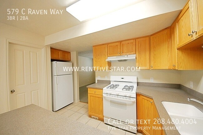 Building Photo - 579 Raven Way