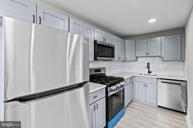 Building Photo - 1072 Tremont Dr
