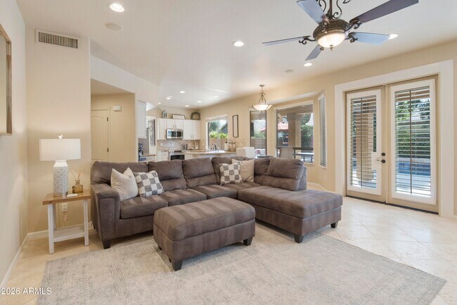 Building Photo - 6419 E Betty Elyse Ln