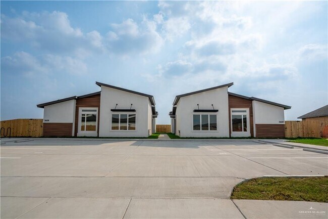 Building Photo - 24 Hidalgo Cir