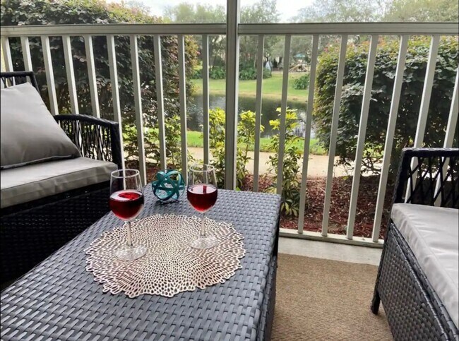 Building Photo - 2 Bedroom Condo For Rent in Kissimmee in L...