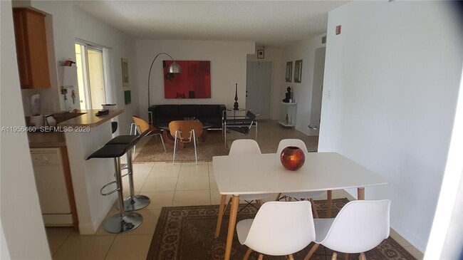 Building Photo - 7640 Westwood Dr