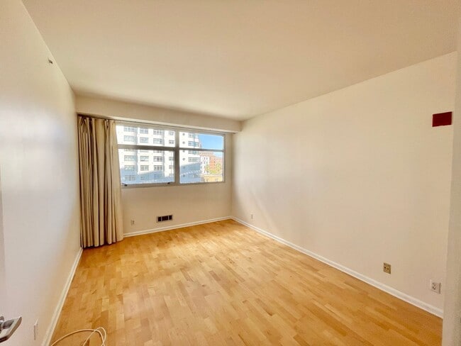 Building Photo - Panoramic City View 2Br/2BA Waterfront SF ...