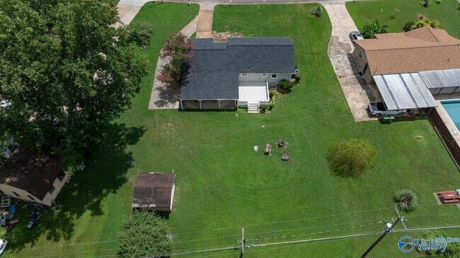 Building Photo - 2017 Shady Ln Dr NW