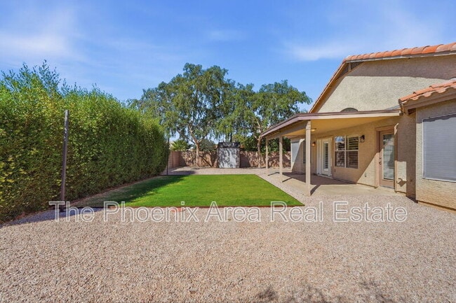 Building Photo - 507 W Nopal Ave