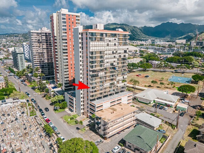 Building Photo - Beautifully Remodeled and Fully furnished 2 Bed 1.5 1 parking.  Available between March-Nov 30th