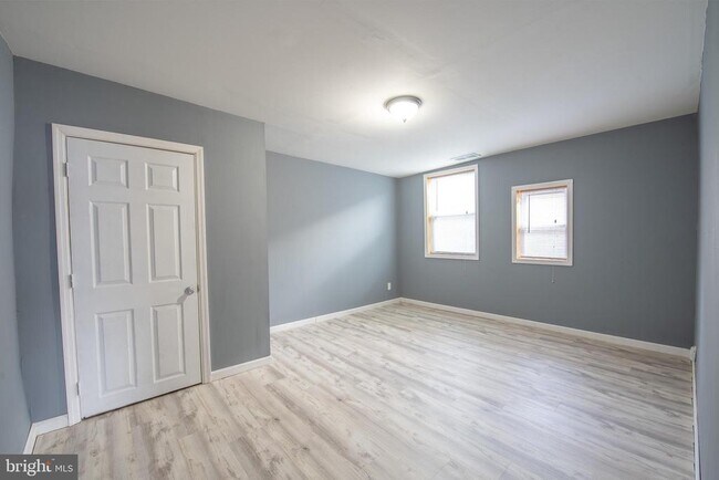 Building Photo - 2001 Genesee St