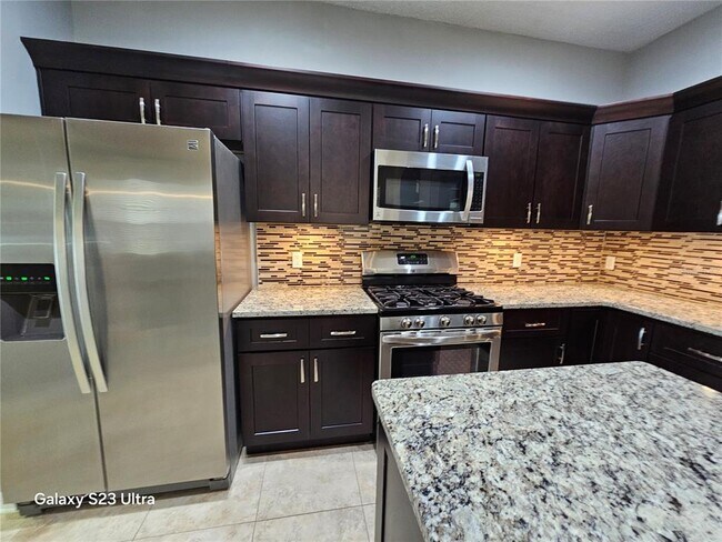 Building Photo - 9852 Bridgeton Dr