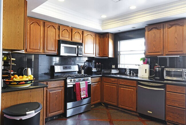 Building Photo - 4641 W 162nd St