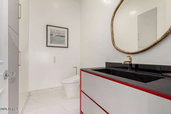 Building Photo - 11312 E Greenway Rd