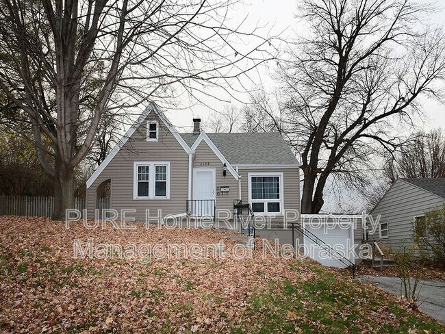 Building Photo - 2108 S 46th St