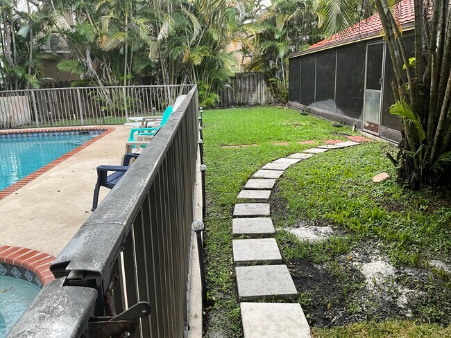 Building Photo - 13752 Yarmouth Dr